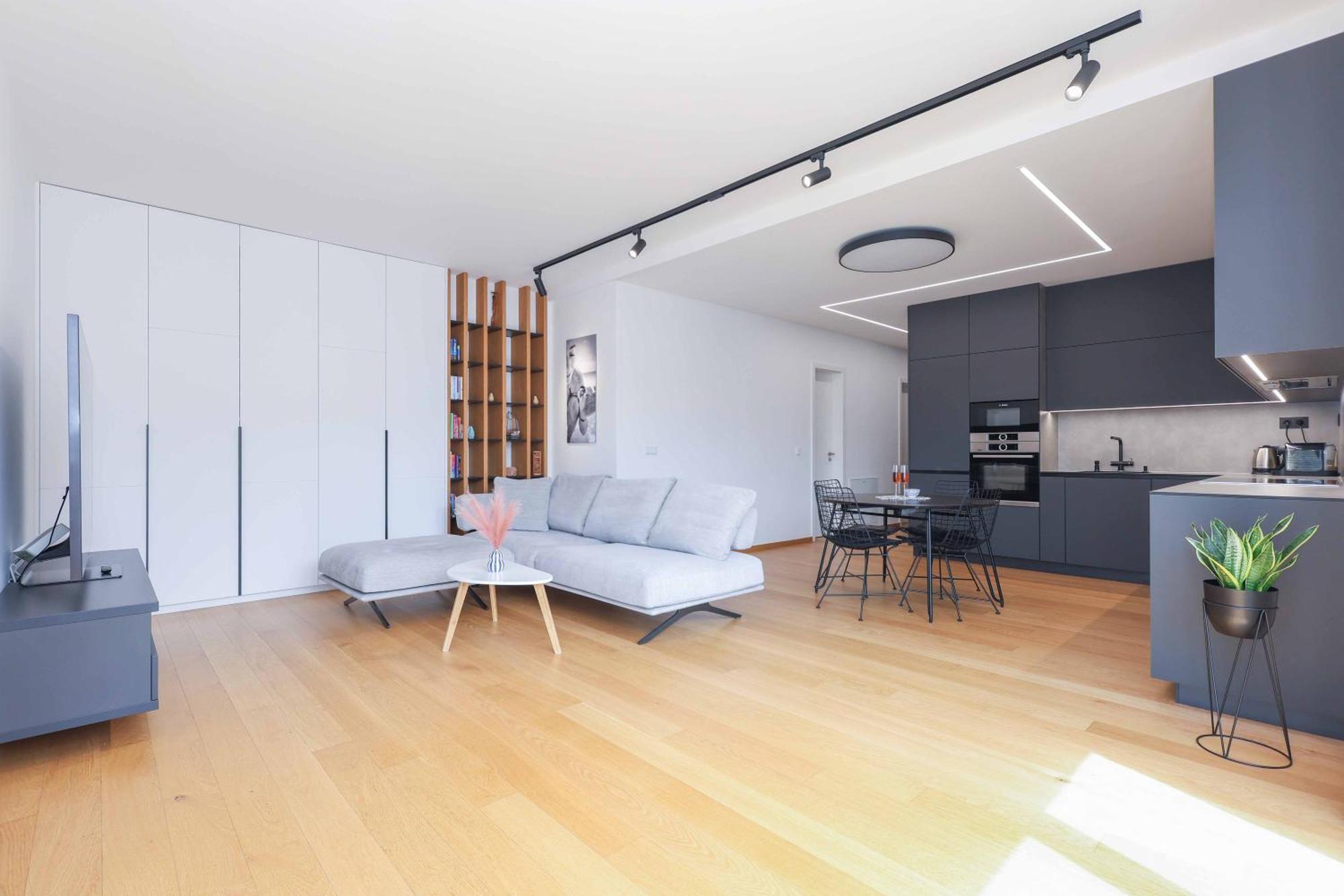 Downtown Luxe Retreat- Konventna Daire Bratislava Dış mekan fotoğraf