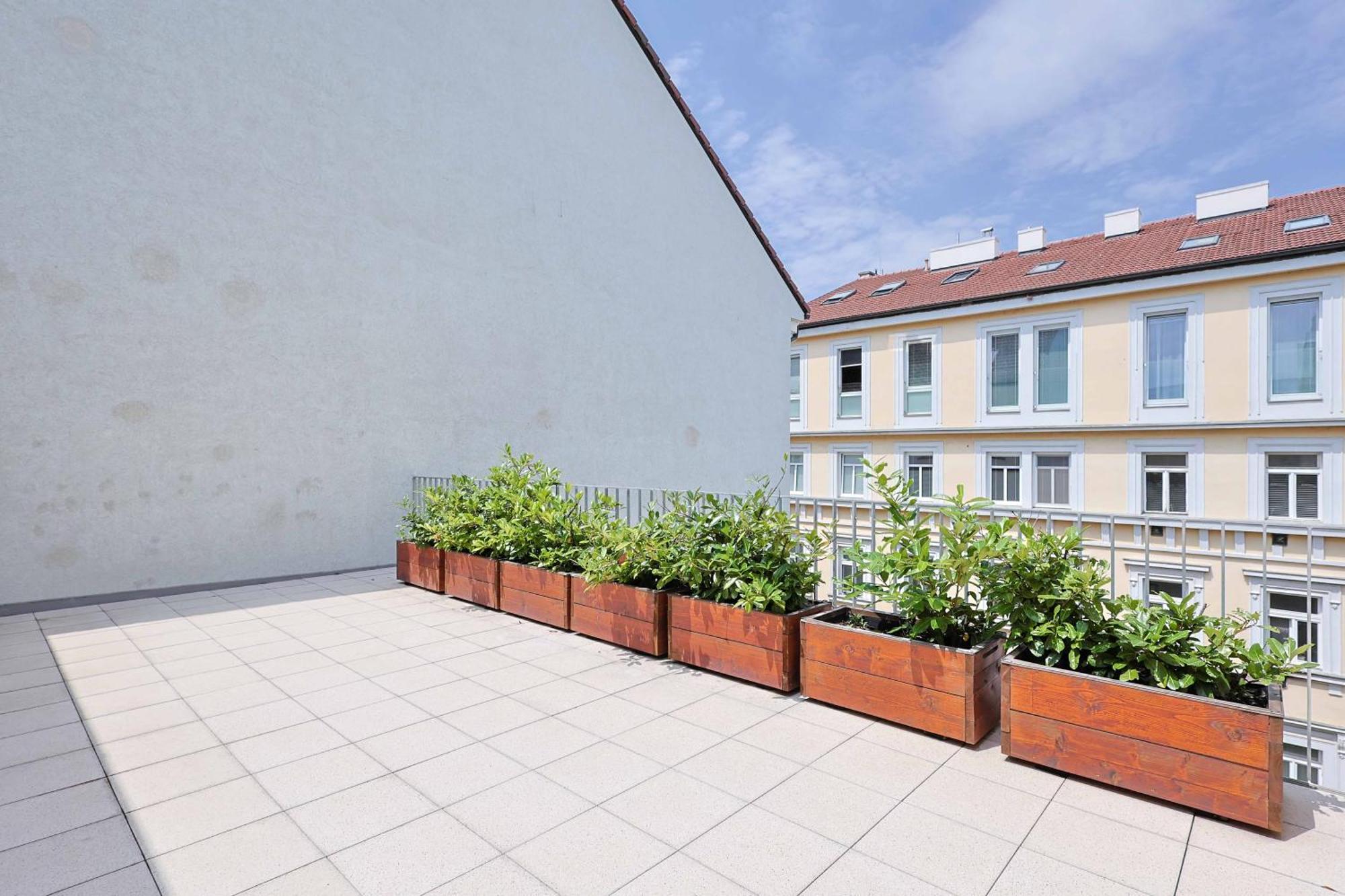 Downtown Luxe Retreat- Konventna Daire Bratislava Dış mekan fotoğraf